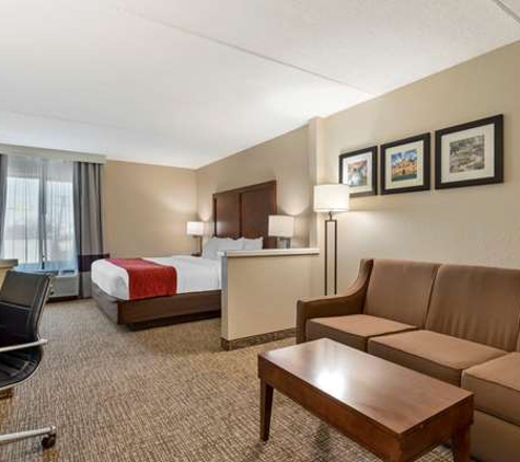 Comfort Inn & Suites Airport - San Antonio, TX