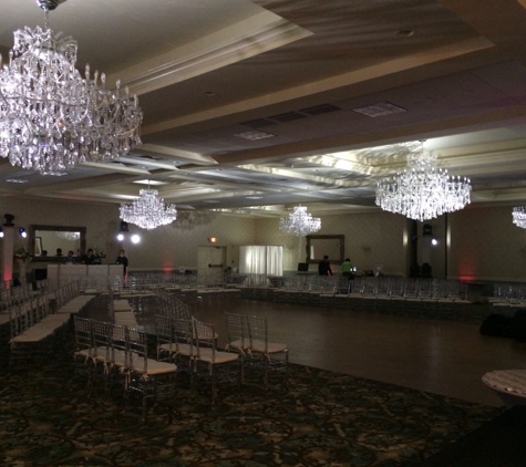 Radisson Hotel Freehold - Freehold, NJ