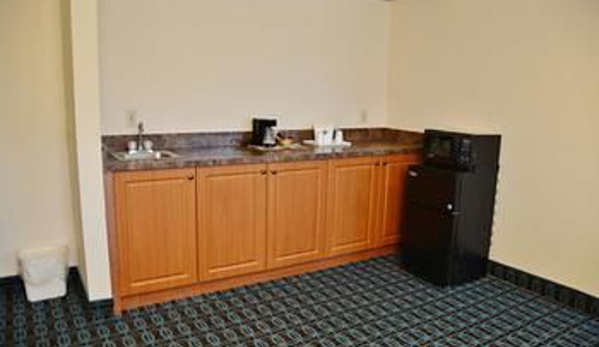 Country Hearth Inn & Suites Kenton - Kenton, OH