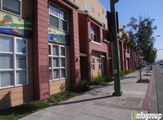 International Boulevard Apts - Oakland, CA