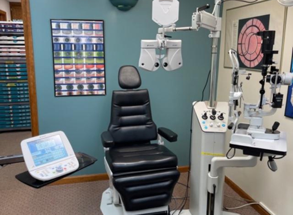 Park Family Eye Care - North Aurora, IL. Digital refraction system updated 3/2021