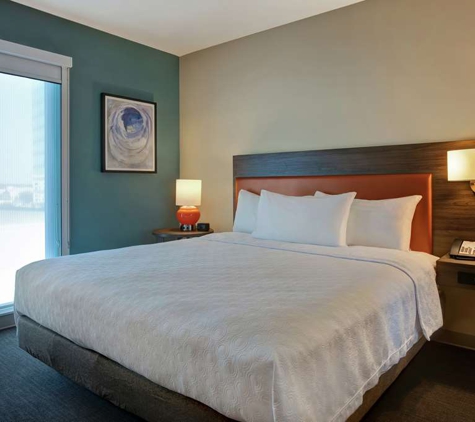 Home2 Suites by Hilton Charlotte Uptown - Charlotte, NC