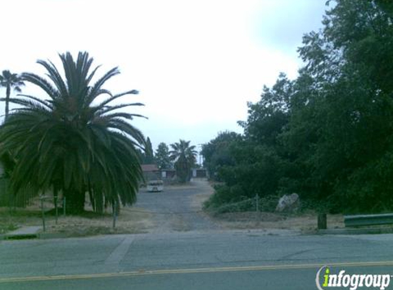 Fifth Ave Swimming Club - Redlands, CA