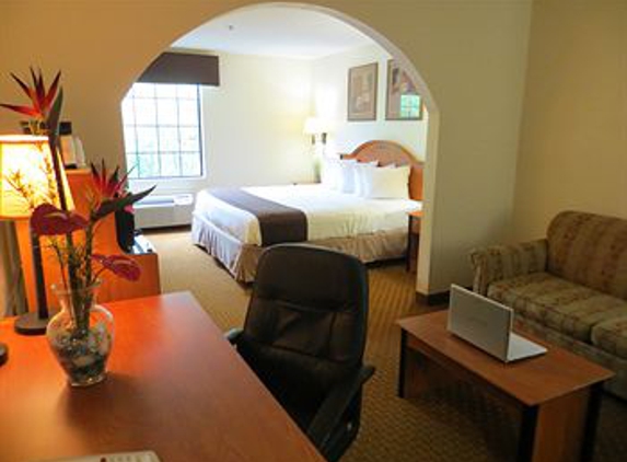 Baymont Inn & Suites - Hinesville, GA