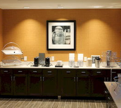 Hampton Inn & Suites Deland - Deland, FL