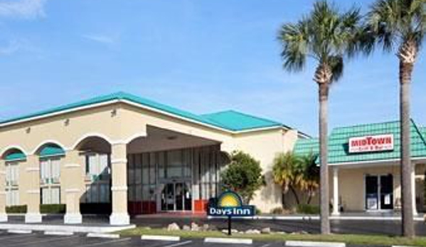 Days Inn by Wyndham Fort Pierce Midtown - Fort Pierce, FL