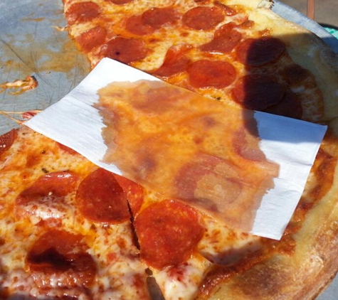 Fellini's Pizza - Atlanta, GA. pizza is greasy!! grossss