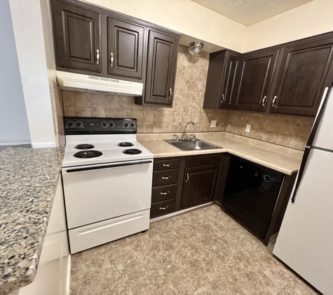 Countrybrook Apartments LLC - Louisville, KY. 1 Bed New Granite