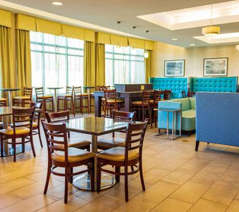 Comfort Inn & Suites Plainville-Foxboro - Plainville, MA