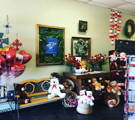 Divine Floral & Gifts - Arlington, TX