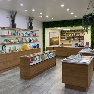 Green Earth Co. Weed Dispensary - Granada Hills, CA