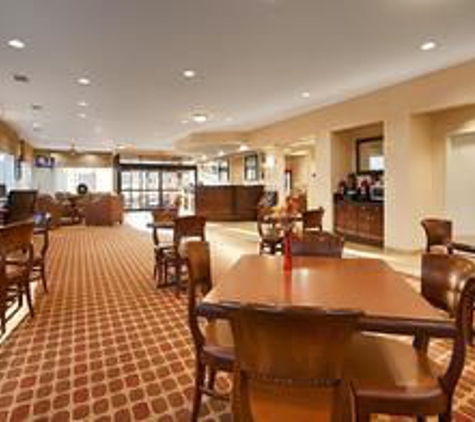 Best Western Plus Castlerock Inn & Suites - Bentonville, AR