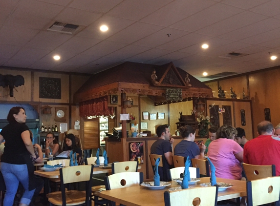 Ruen Thai Restaurant - Roseville, CA