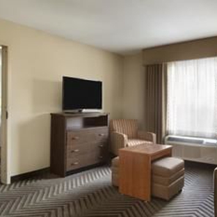 Homewood Suites by Hilton Kalamazoo-Portage - Portage, MI