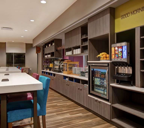 Home2 Suites by Hilton Charlotte Uptown - Charlotte, NC