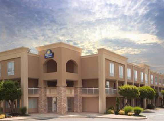 Days Inn by Wyndham Greenville - Greenville, SC