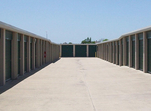 Chisholm Trail Self Storage - Fort Worth, TX