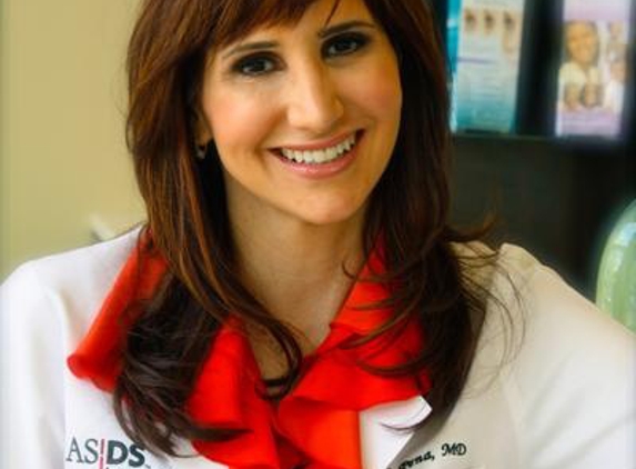 Dr. Julie M Pena, MD - Columbia, TN