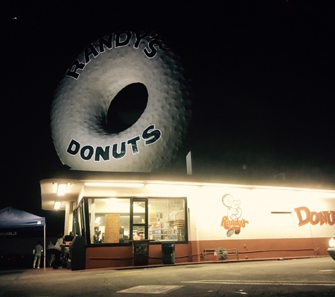 Randy's Donuts - Inglewood, CA