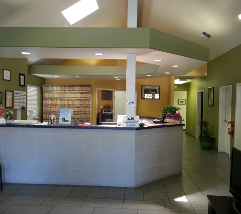 Douglas Boulevard Veterinary Clinic - Roseville, CA