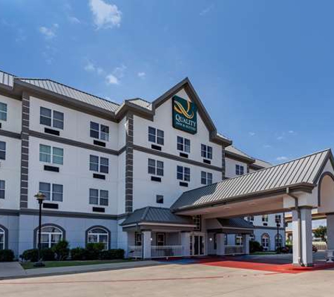 Quality Inn & Suites-I-35 E/Walnut Hill - Dallas, TX