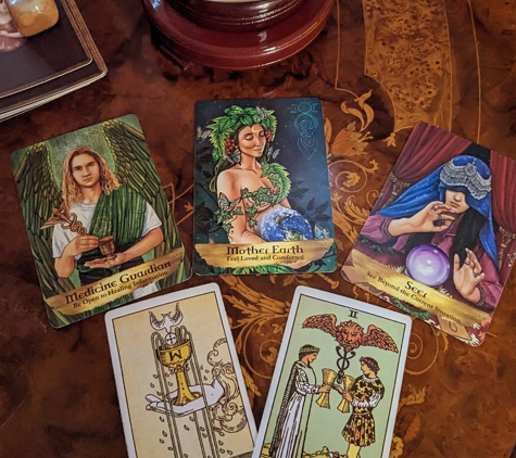 Lady Farrah Tarot - Sag Harbor, NY. Spirit Guided Readings