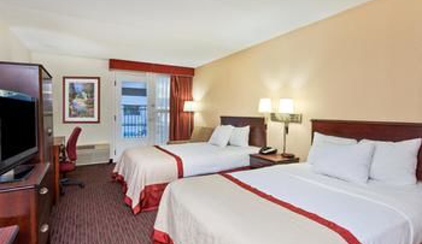 Baymont Inn & Suites - Southfield, MI