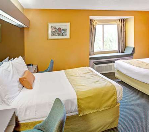 Microtel Inn & Suites By Wyndham Gatlinburg - Gatlinburg, TN