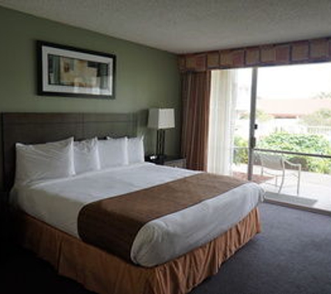 Travelodge by Wyndham Monterey Bay - Monterey, CA