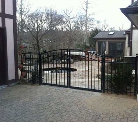 J/M Fence & Deck Co.