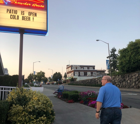 Wally's Chowder House - Des Moines, WA