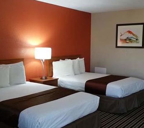 Westbridge Inn & Suites - Clinton, MO