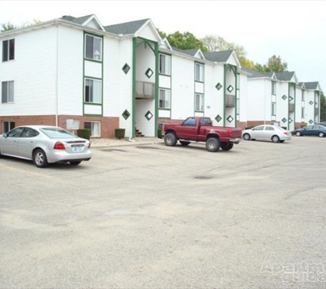 Mallard Lake Apartments - Plymouth, IN