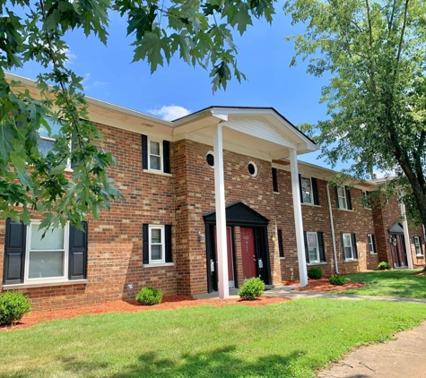 Mayfair Apartments - Jeffersonville, IN