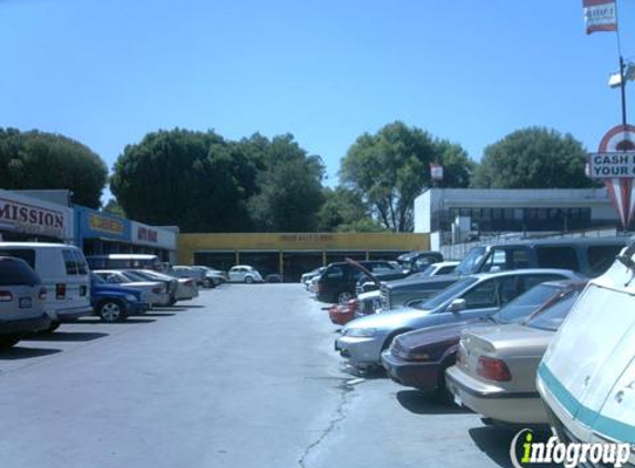 Creative Auto Body & Collison - Van Nuys, CA