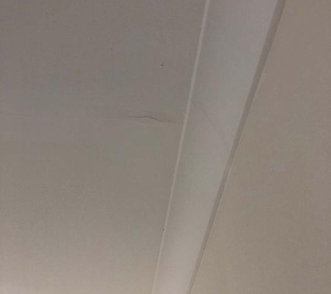Snowdon Developments Pty Ltd - Tullamarine, VIC. Cracks on ceiling