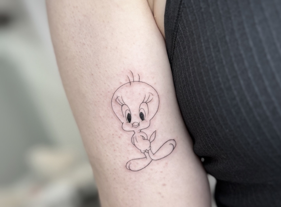 Roza Fineline Tattoo - Pascoe Vale, VIC