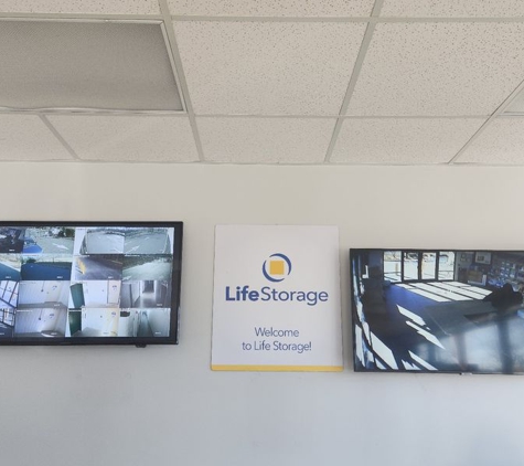 Life Storage - Trenton, NJ