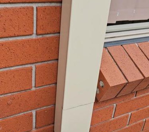 Valley Air Conditioning - Thornton, NSW. Apprentices ran out of material and decided to use an offcut to cover the excess gap