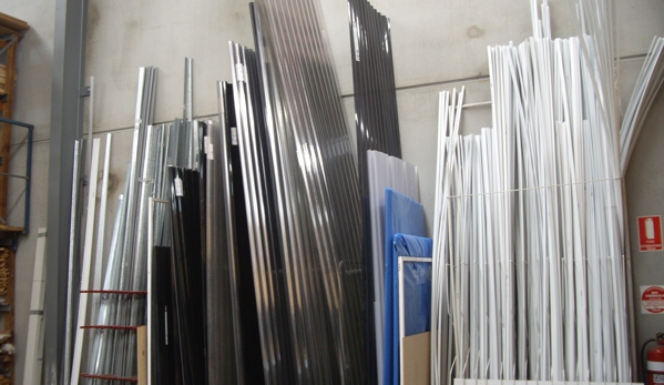 Kyneton Plumbing & Building Supplies. Laser Lite, plastic angle, timber supplies, timber yard