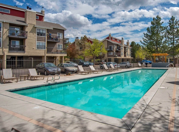 Advenir at Del Arte Townhomes - Aurora, CO