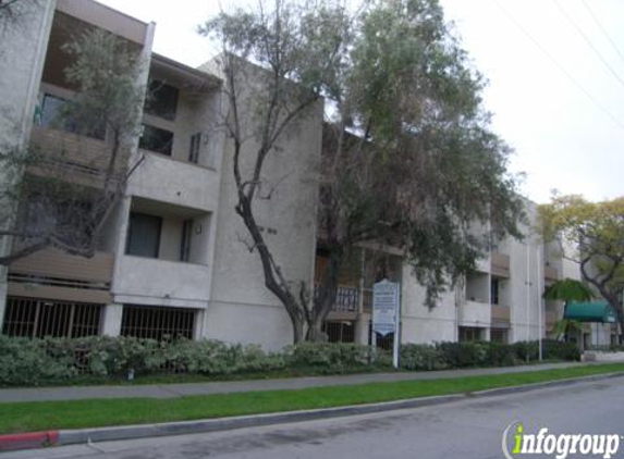 Carseka Apartments - Los Angeles, CA