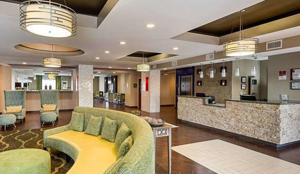 Comfort Suites near Tanger Outlet Mall - Gonzales, LA