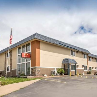 Econo Lodge - La Crosse, WI