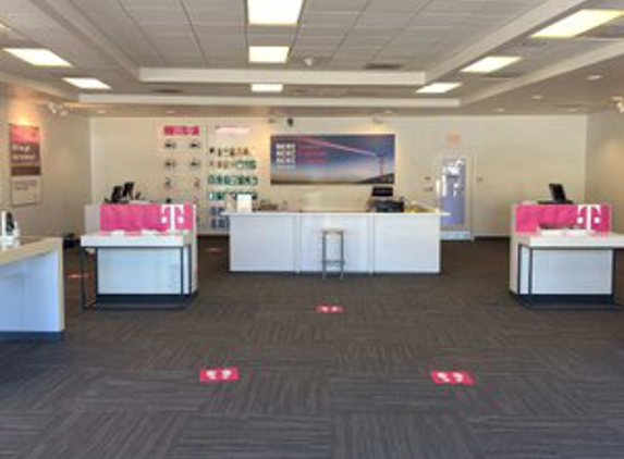 T-Mobile - North Olmsted, OH