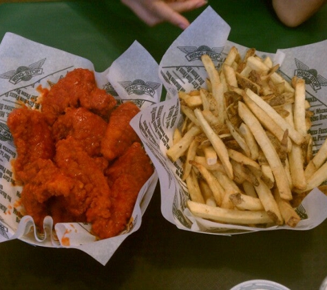 Wingstop - Lynwood, CA