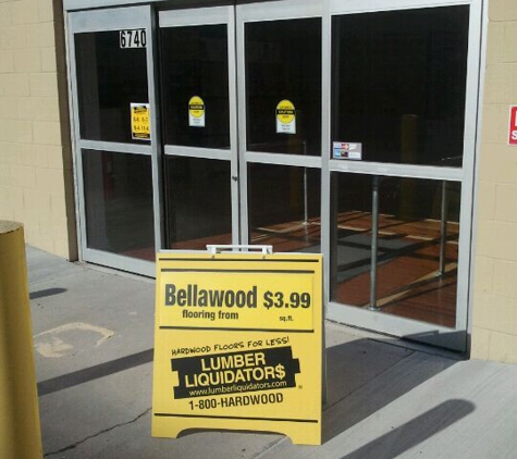 Lumber Liquidators - Milwaukee, WI