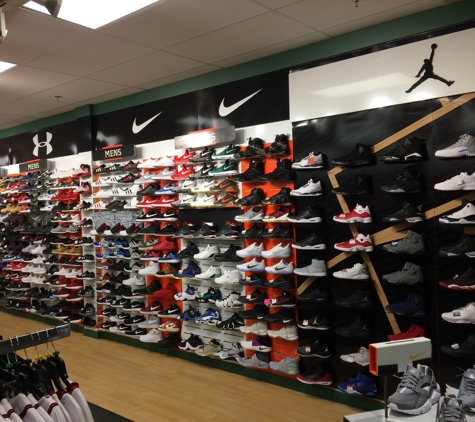 Hibbett Sports - Elizabeth City, NC