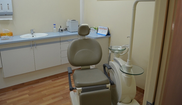 Denture Clinic Nind St - Southport, QLD. Denture Clinic Fitting Room