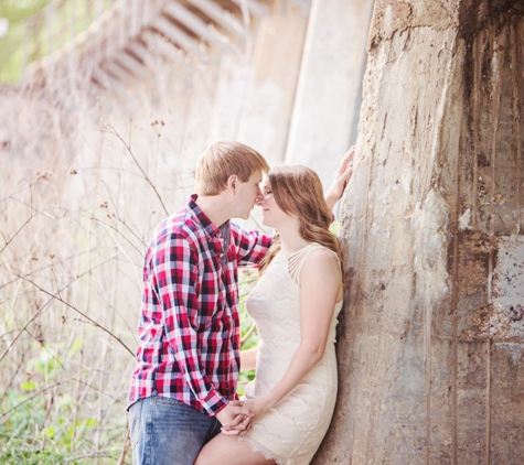 Two Sparrows Photography - Fargo, ND